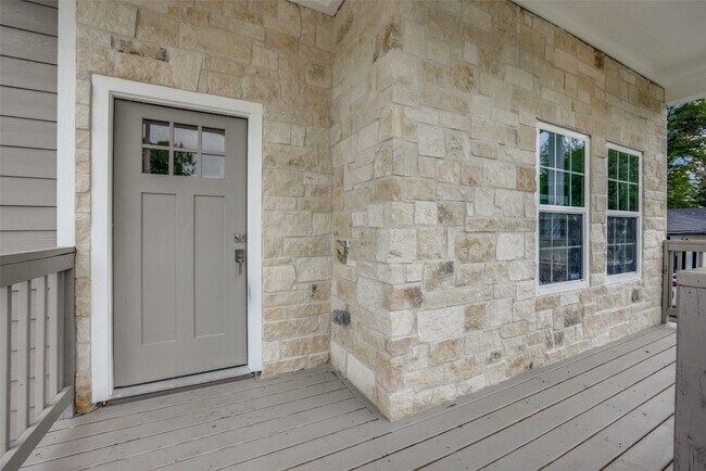 Building Photo - 4927 E Ridge Creek Dr