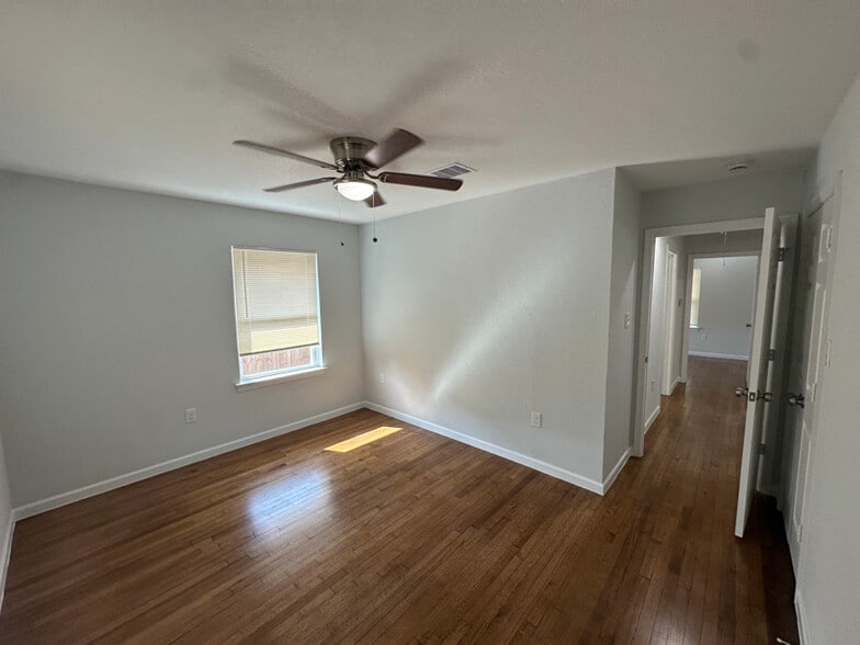 Building Photo - 224 Birch St