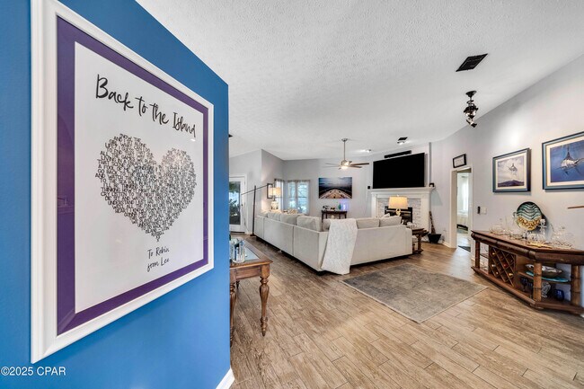 Building Photo - 625 Amberjack Dr