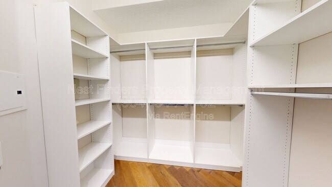 Building Photo - 1431 Riverplace Blvd