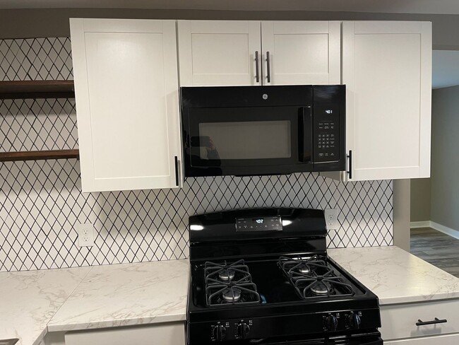 Building Photo - Merchants Lofts V Upgraded 1 Bedroom