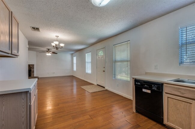 Building Photo - 5224 Royal Burgess Dr