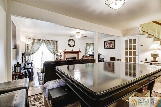 Building Photo - 1502 Timber Oaks Rd