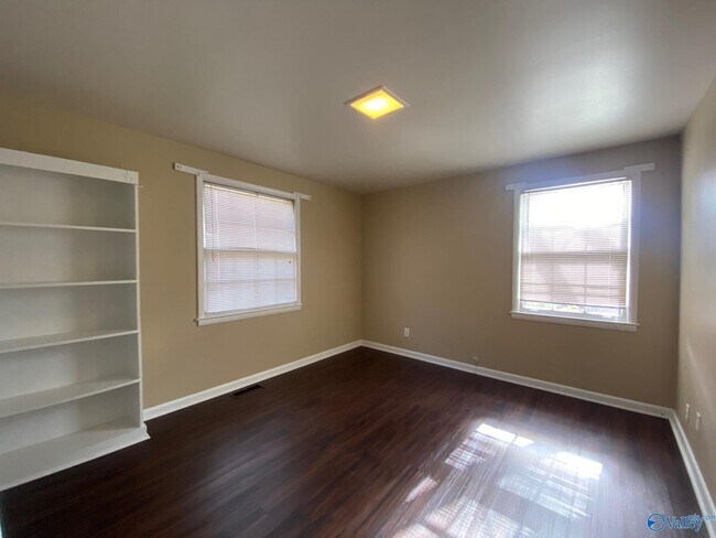 Building Photo - 6504 Whitesburg Dr