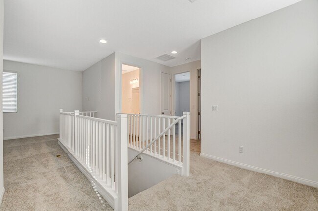 Building Photo - Newly built Home, gated
