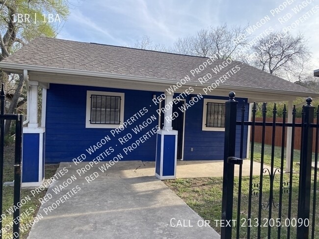 Building Photo - 236 E Dullnig Ct