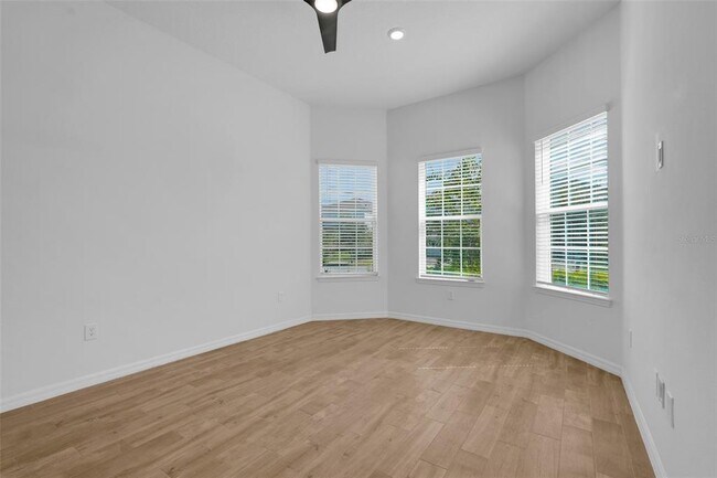 Building Photo - 10393 Pk Ests Ave