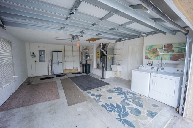 Building Photo - 3BR/2BA Courtyard Villa in The Village of ...