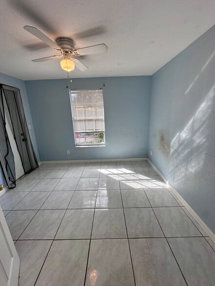 Building Photo - 816 20th St