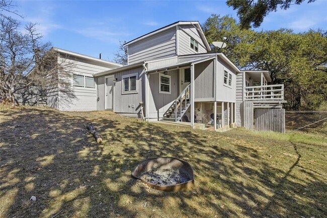 Building Photo - 2505 Belaire W Ln
