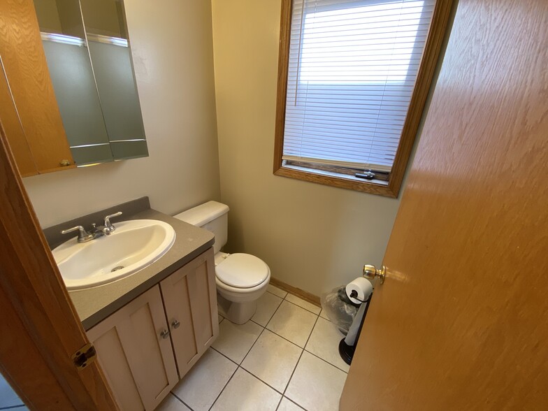 Front Bathroom - View 1 - 2442 W Fillmore St