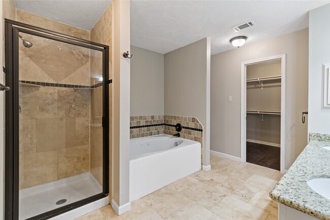 Building Photo - 3505 Stonegate Cir