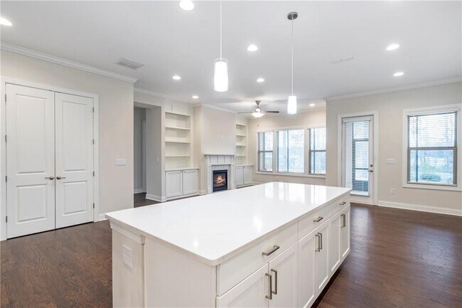 Building Photo - 3430 Steinbeck St