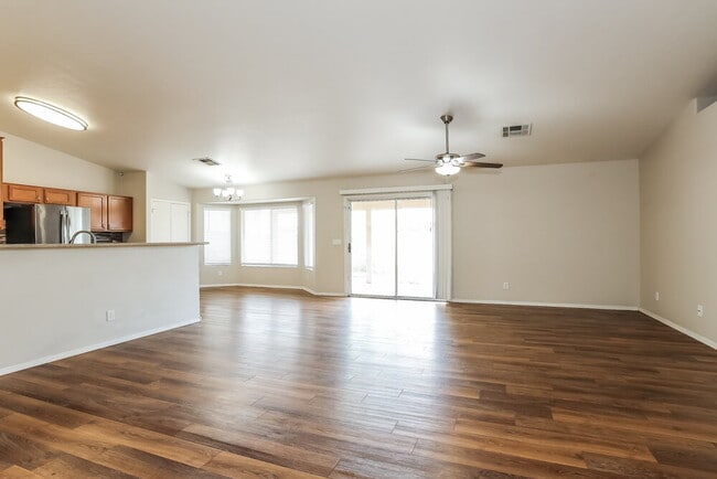 Building Photo - 4966 E Magnus Dr