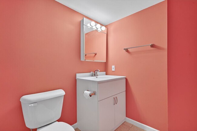 Building Photo - Stunning 4,166 Sq. Ft. Home in Westridge O...