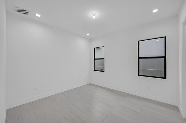 Building Photo - 10040 Stockrun Dr