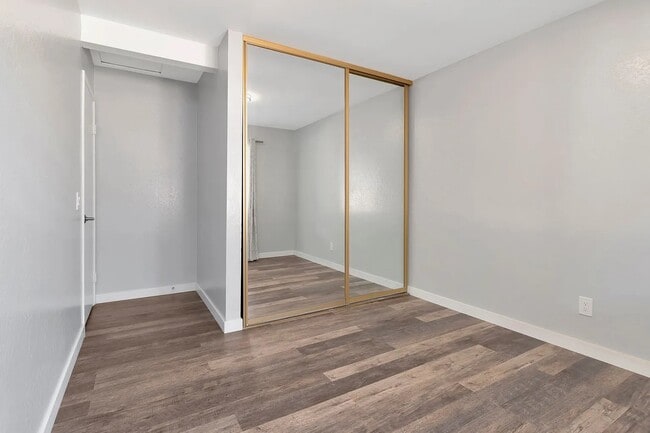 Building Photo - 10231 Empress Ave