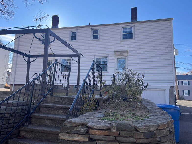 Building Photo - 161 Pennsylvania Ave