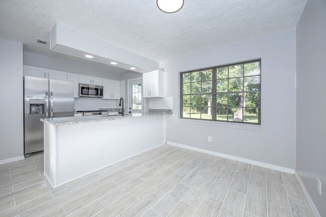 Building Photo - Charming 3-Bed, 1-Bath Home - Fully Remodeled & Move-In Ready!