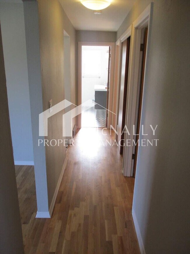 Building Photo - Gorgeous 3 Bedroom, 1 Bathroom Rambler near downtown Gig Harbor!