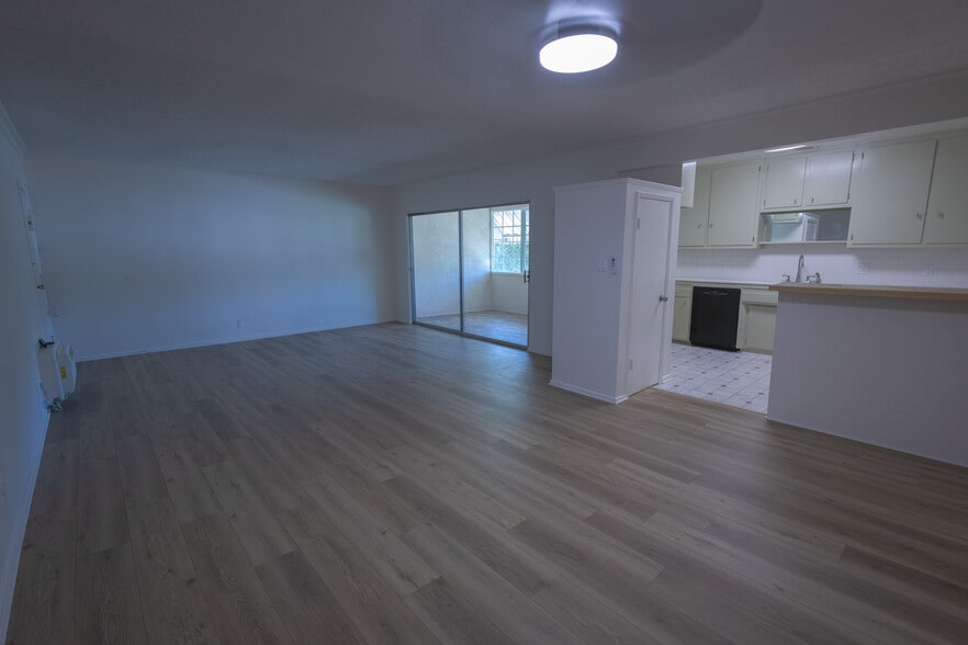 Building Photo - 5138 Hazeltine Ave