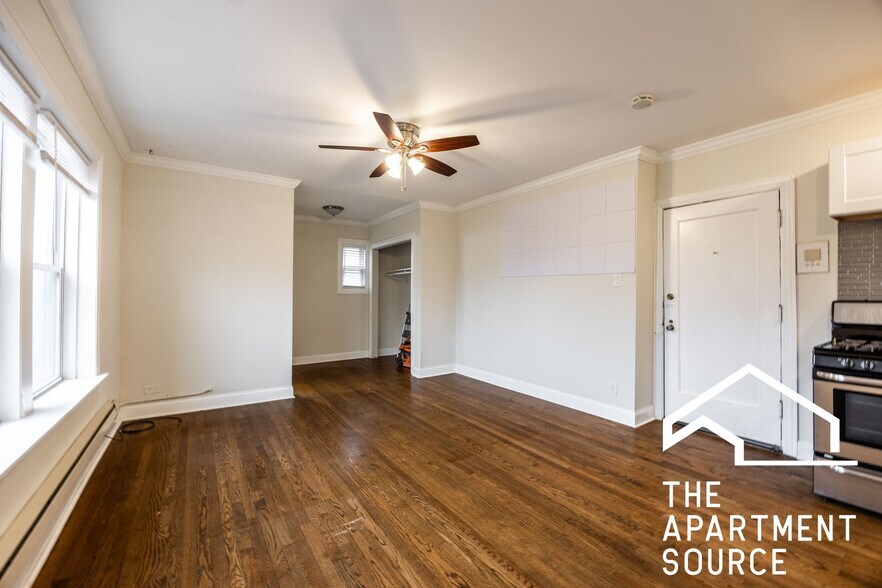 Building Photo - 2127 N Dayton St