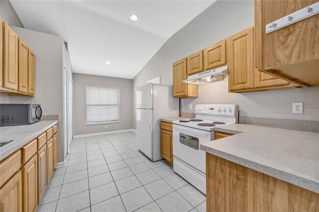 Building Photo - 30435 Annadale Dr