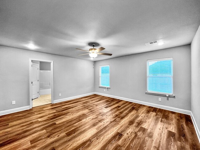 Building Photo - Move in Special - 1/2 off 2nd full month of rent