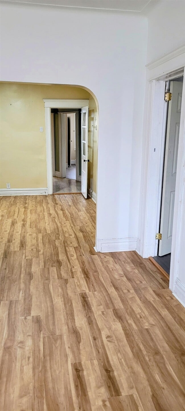 Building Photo - 141 67th St