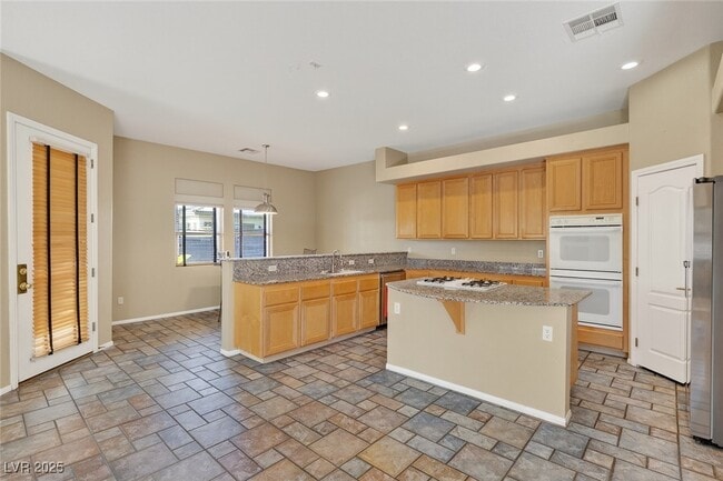 Building Photo - 3769 Erva St