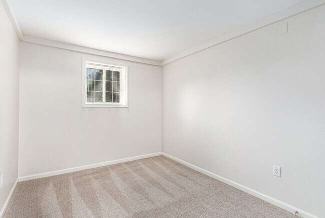 Building Photo - Almont Terrace Apartments