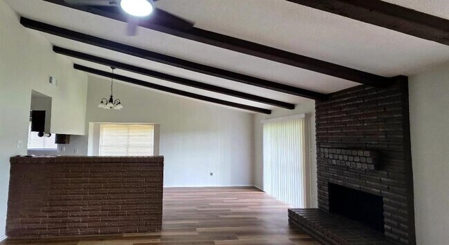 Building Photo - 8443 Gulfwood Ln