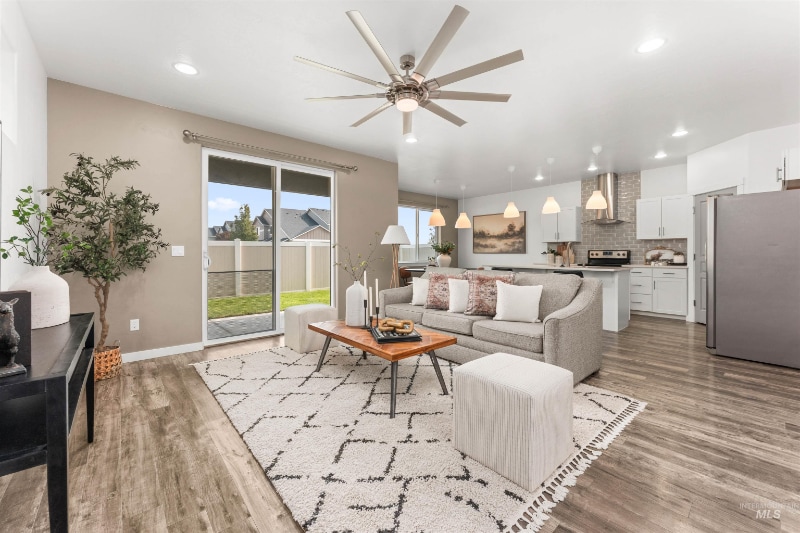 Building Photo - 1983 W Bella Ln