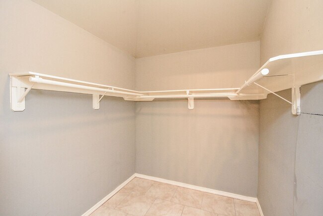 Building Photo - 9235 Black Tooth Way