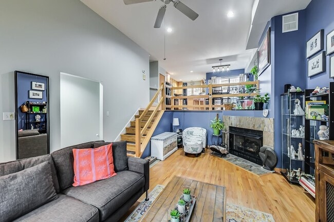 Building Photo - 4915 W Gunnison St