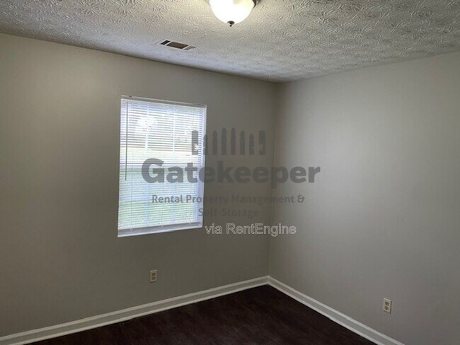 Building Photo - 2871 Old S Dr