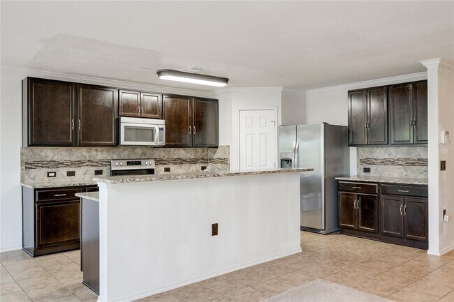 Building Photo - 5701 Cass Ct