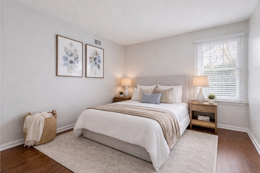 Building Photo - 56 Maple Ln