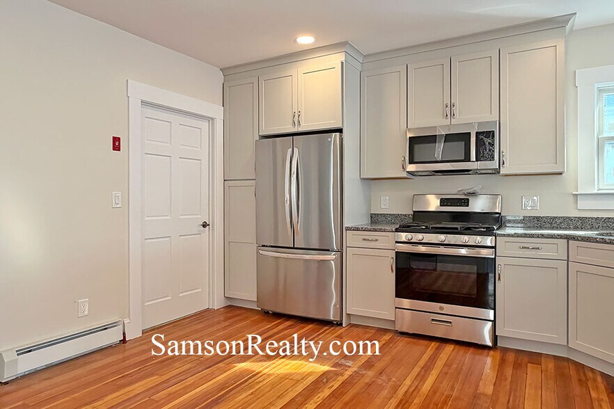 Building Photo - 178 Hillside Ave