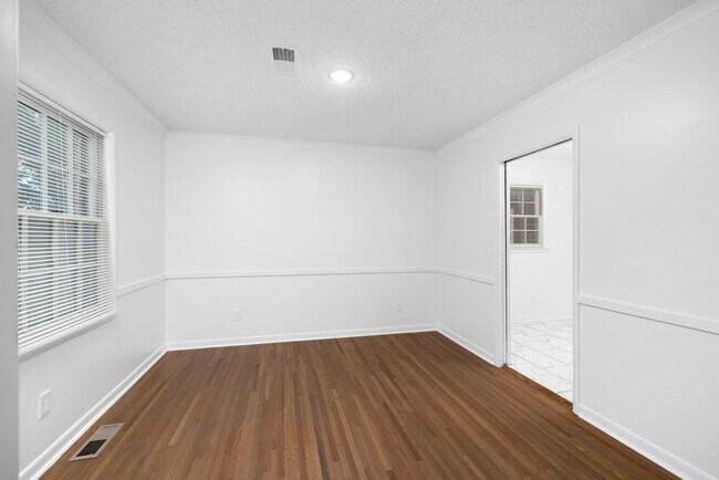 Building Photo - Recently renovated home in Whitehaven