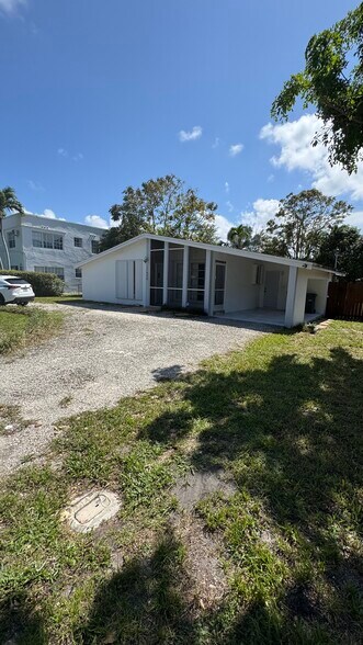 Primary Photo - 11600 NE 6th Ave
