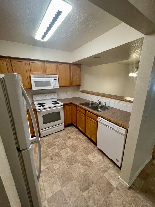 Building Photo - 3484 Vela Pl