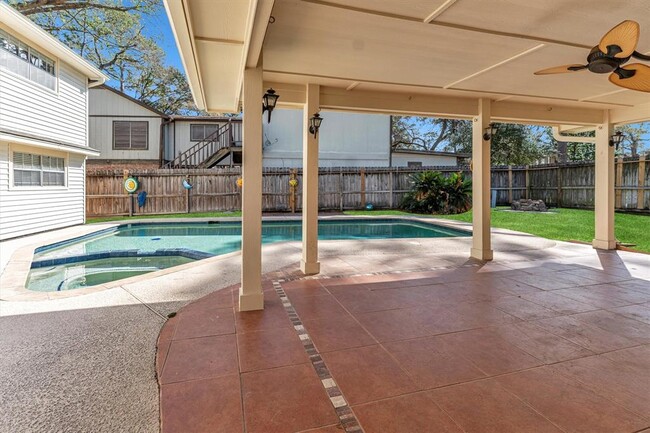 Building Photo - 19535 Enchanted Oaks Dr