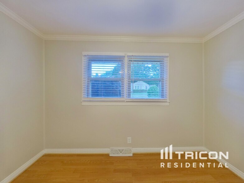 Building Photo - 119 Nantz St