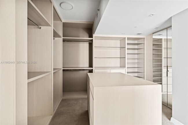 Building Photo - 1643 Brickell Ave