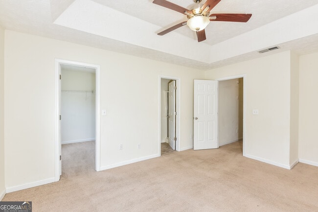 Building Photo - 3552 6 Oaks Ct