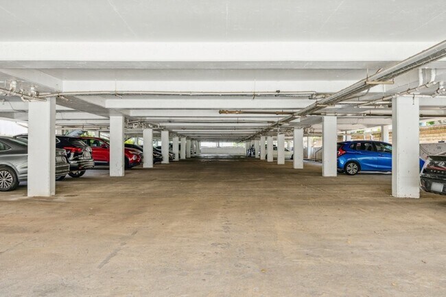 Building Photo - 3131 Cummins St