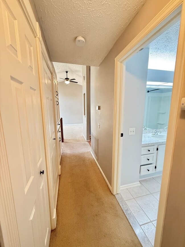Building Photo - 4 bed house Gananda | HUGE OFFICE | GARAGE...