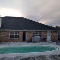 Building Photo - Large home with a pool!