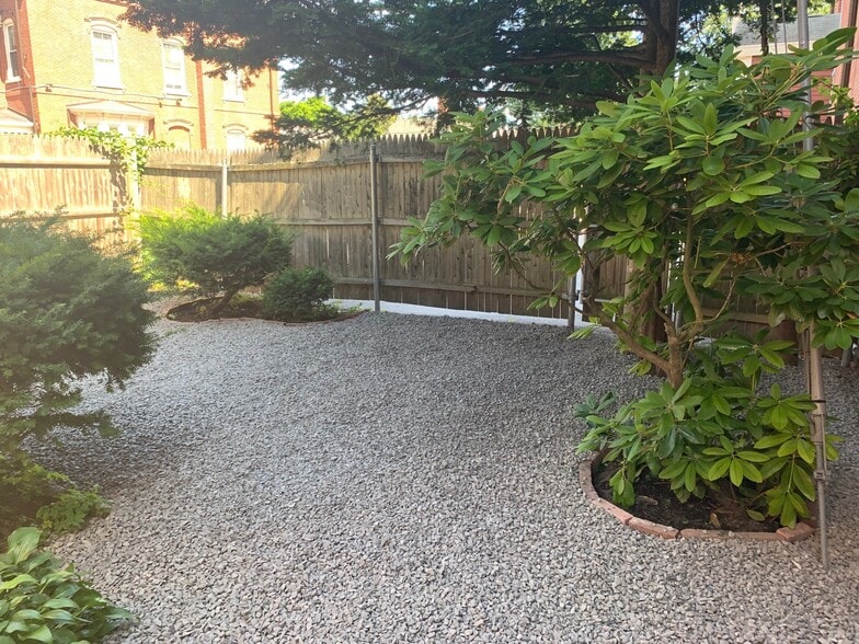 Building Photo - 126 Spring St